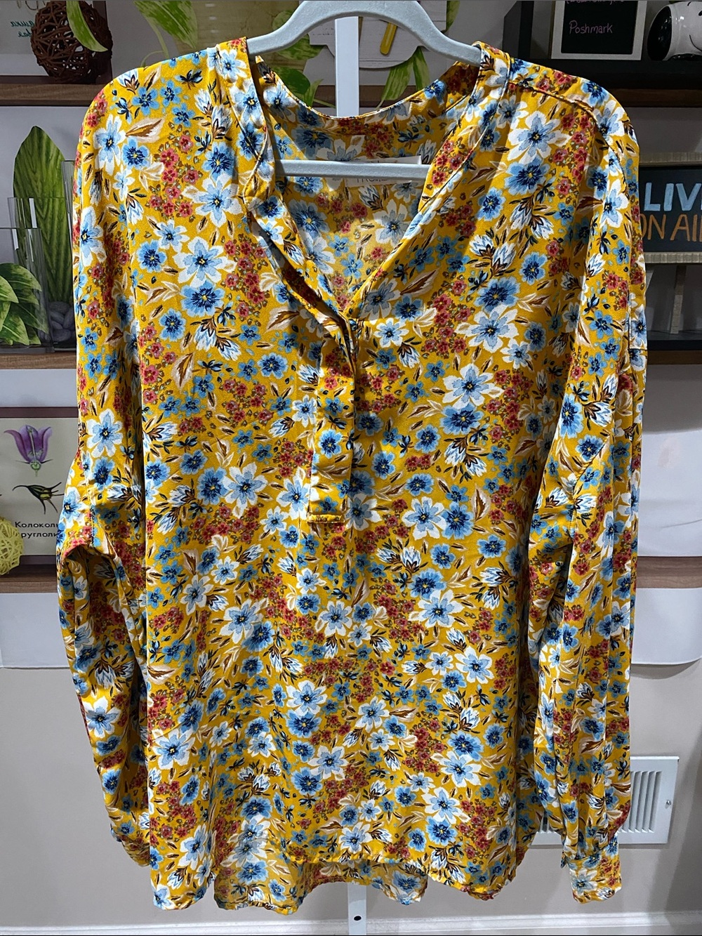 Time and Tru Yellow Floral Button-Front Blouse XXXL. 27 Ptp. 30 length.